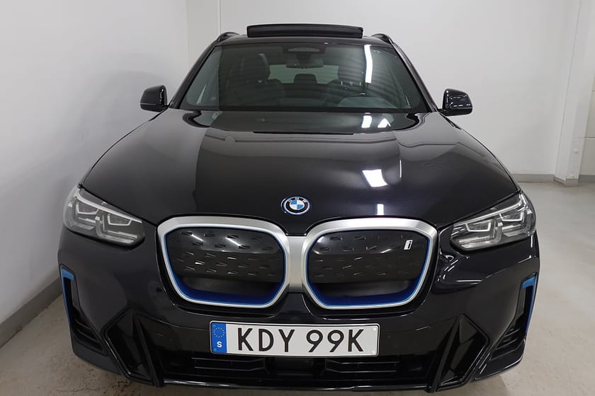 Bild 2 av BMW iX3 M Sport Pano Drag Ambient Läder Adap-F P-Värme ShadowL