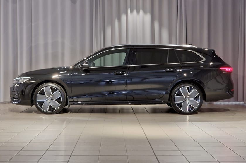 Bild 2 av Volkswagen Passat Variant eHybrid 272 DSG6 R-LINE