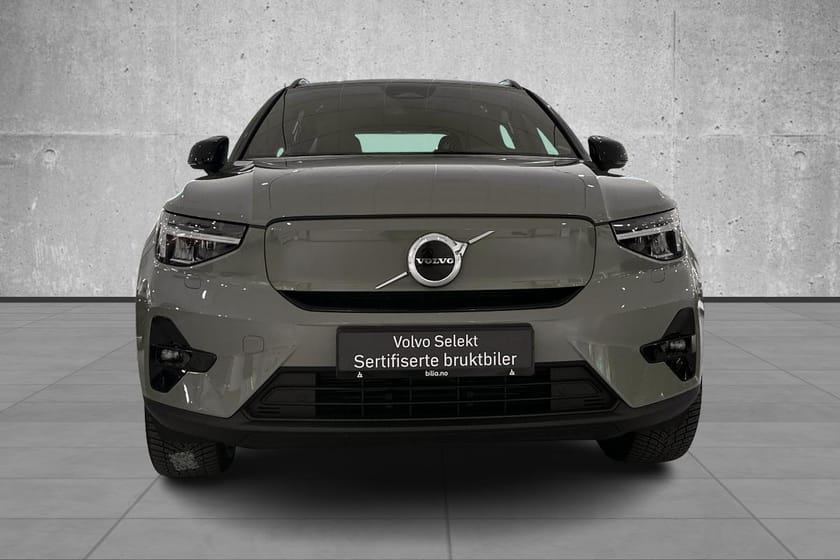 Bilde 3 av Volvo XC40 Recharge Twin motor Plus - Ryggekamera, Hengerfeste