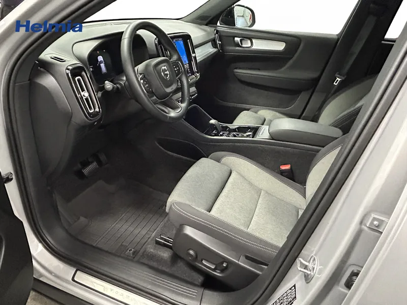 Bild 12 av 16 – Volvo XC40 B3 FWD Bensin Plus Dark