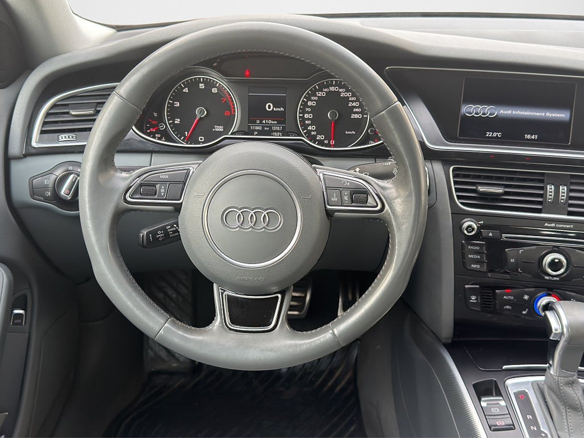 Audi A4 Sedan, bild 12 av 17