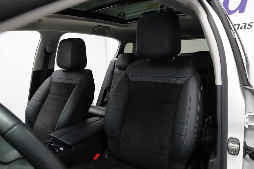 Bild 2 av Citroën C5 Aircross 1.2 PureTech 130hk  Automat/Panoramaglastak /19" Fälgar
