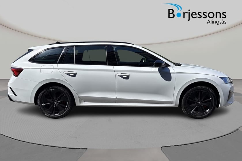 Bild 2 av Škoda Octavia Kombi RS 2,0 TSI 265 Hk 7 vxl DSG Drag värmare