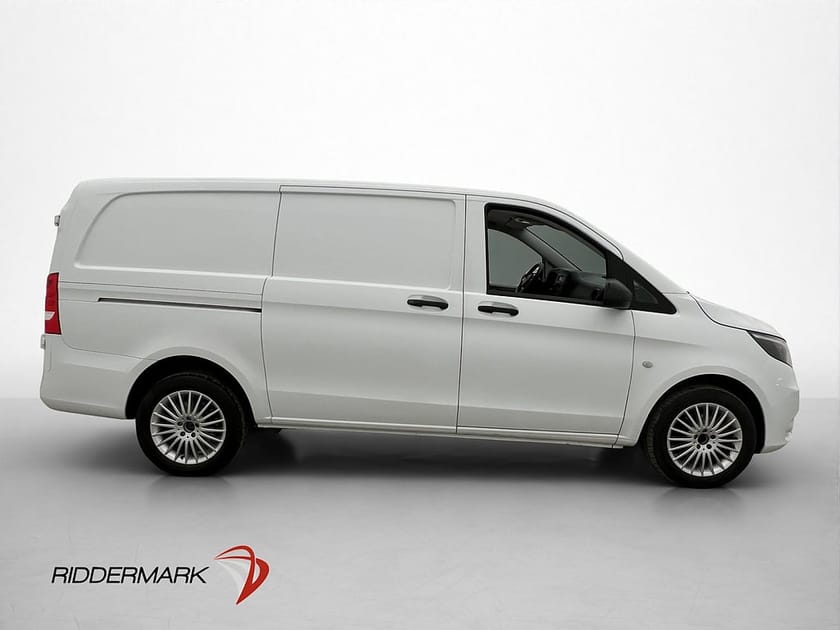 Bild 2 av Mercedes-Benz Vito 114 CDI 2.8t L2 Värmare A/C 3-Sits Drag MOMS