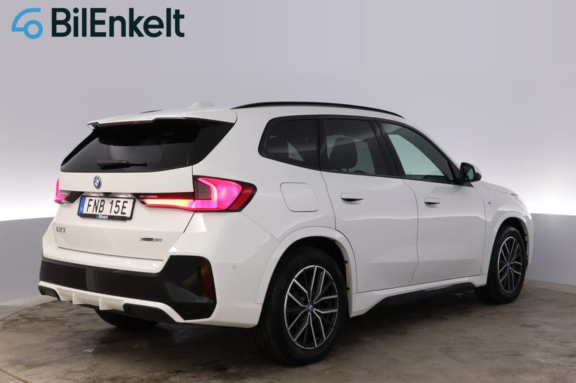 Bild 3 av BMW iX1 xDrive30 M Sport Business Innovation H&K 360*
