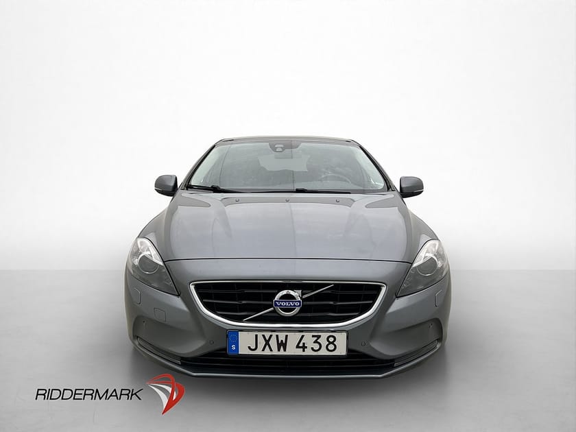 Bild 2 av Volvo V40 D4 190hk Summum VOC Dragkrok Elstol Läder Navi