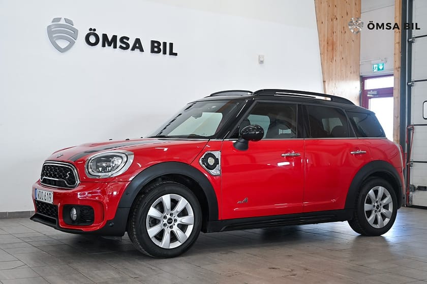 Bild 1 av MINI Countryman Cooper SE ALL4 John Works Panorama H/K Skinn