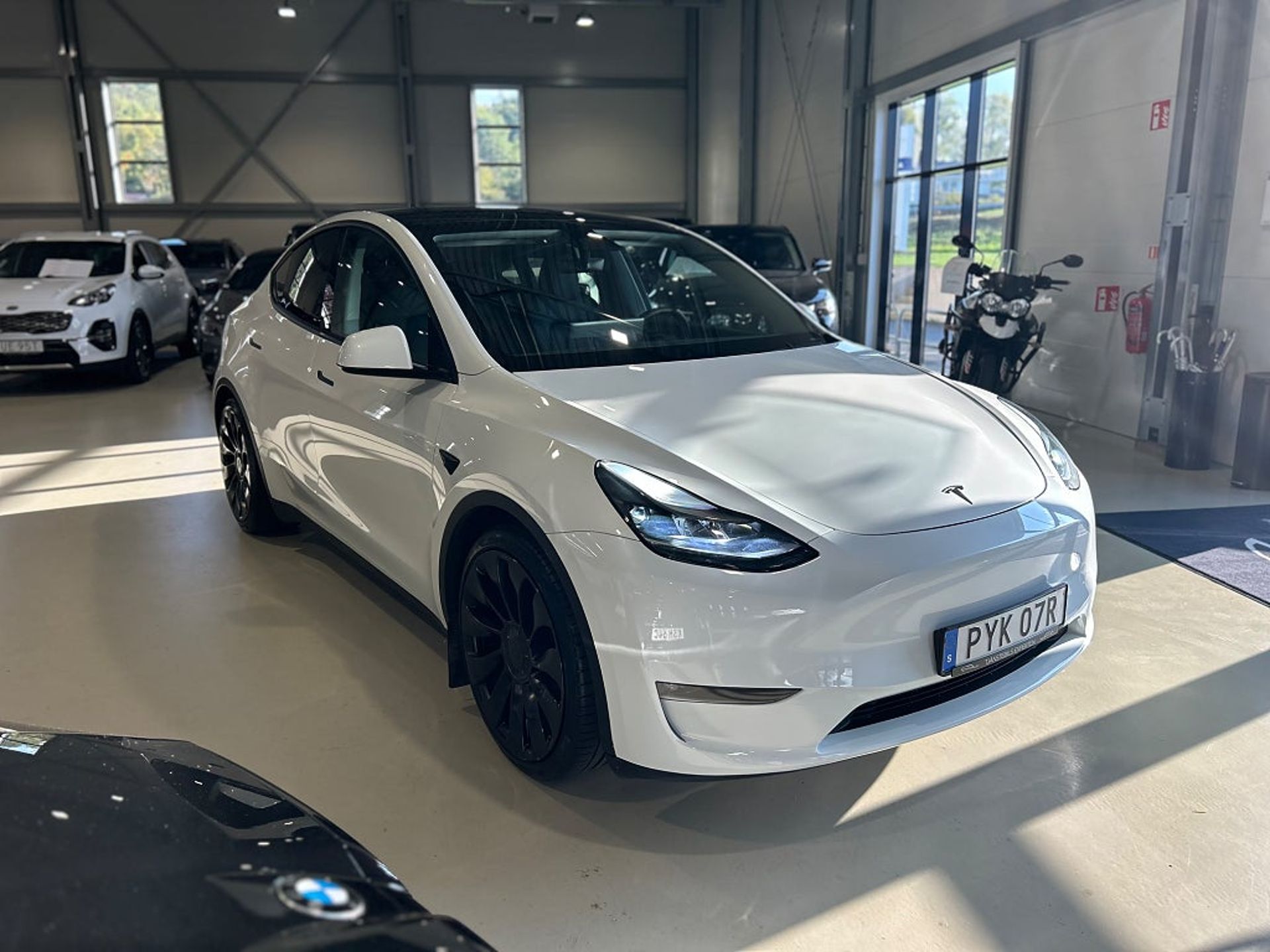 Tesla Model Y 2023, photo 2/10
