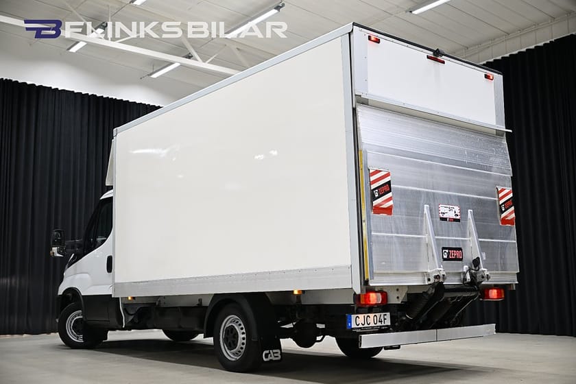 Bild 4 av Iveco Daily 35-140 Chassi Cab 136HK Automat|Volymskåp|BG-Lyft|Sidodörr|Backkamera