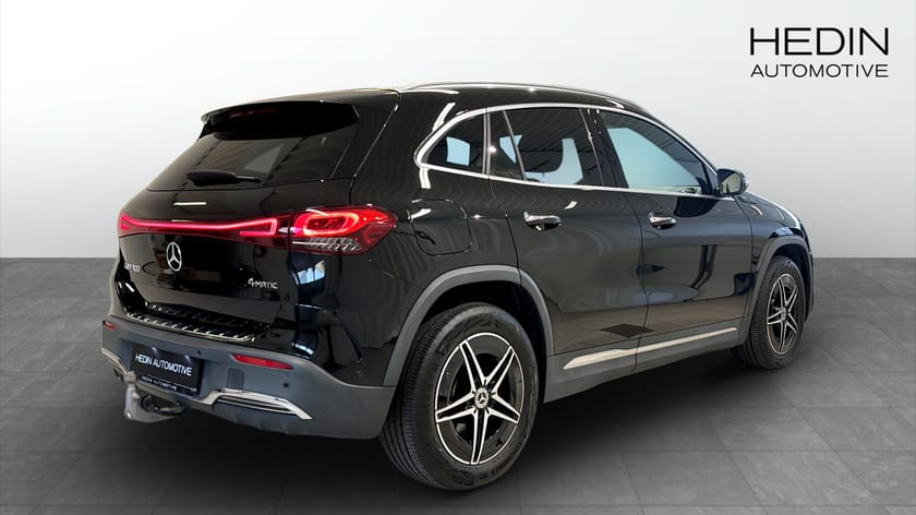 Bild 2 av Mercedes-Benz EQA 300 4MATIC AMG Line Dragkrok