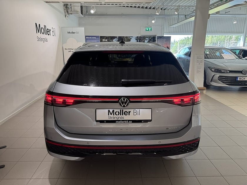 Bild 4 av Volkswagen Passat Variant eHybrid 272 DSG6 R-LINE