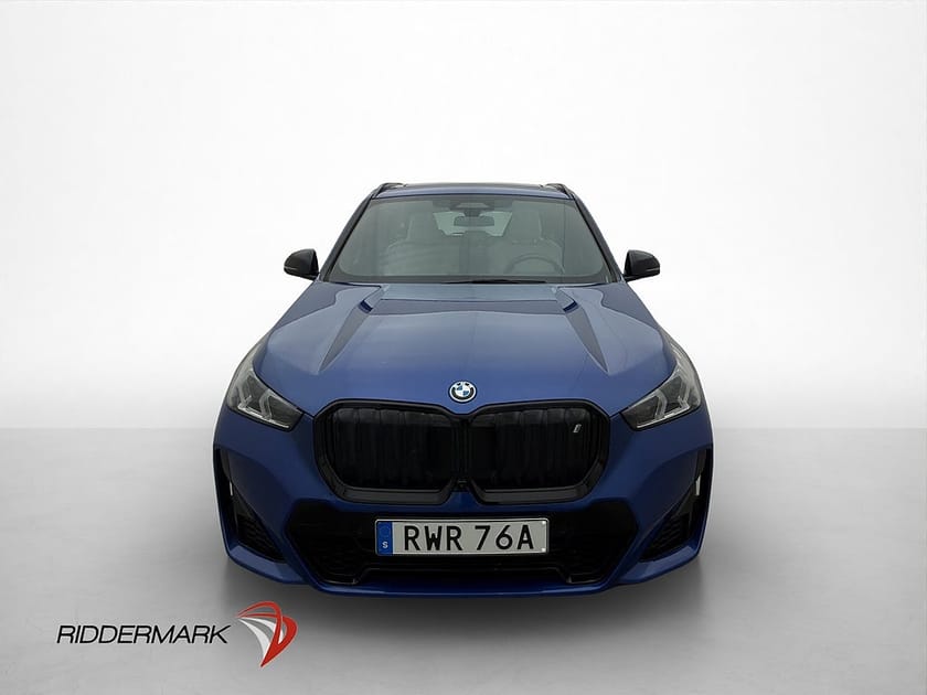 Bild 3 av BMW iX1 xDrive30 M Sport Pano H/K HUD Drag 360° Elstolar