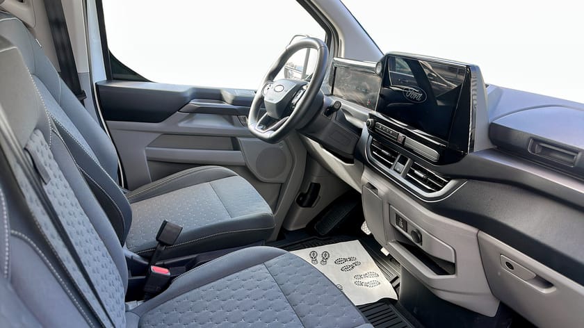 Bild 3 av Ford Tourneo Custom 340 Plug-in Hybrid E-CVT, 233hk, 2025|9-sits|