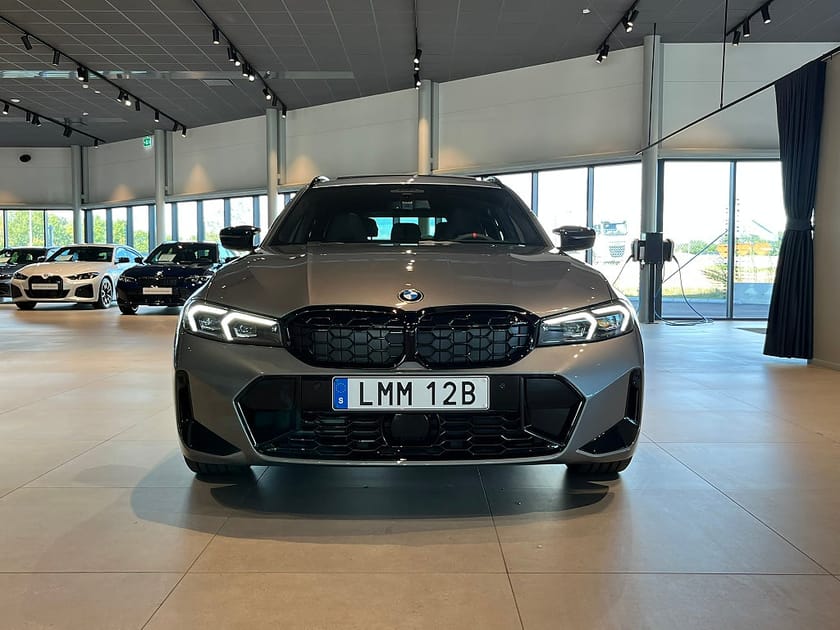Bild 2 av BMW M340i xDrive Touring M Sport Pro Black Package DA Pro Pano HK