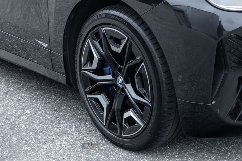 Bilde 3 av BMW iX xDrive50 Fully Charged Luft Bakhjulstyring Sportspakke