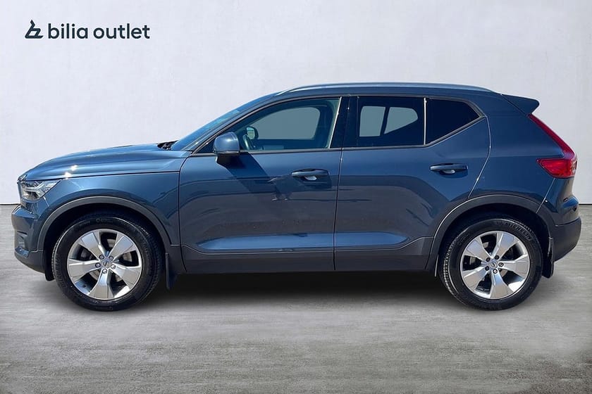 Bild 3 av Volvo XC40 B4 Momentum Adv. SE 197hk / Drag 360°kam H/K Värmare
