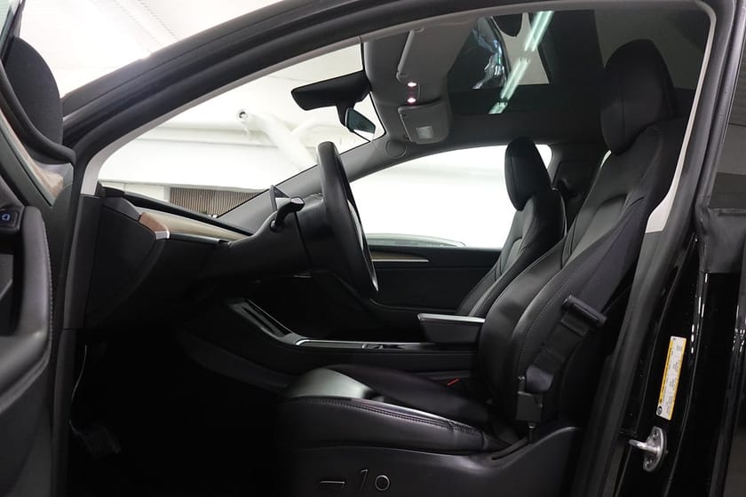 Bild 4 av Tesla Model Y Standard Range RWD