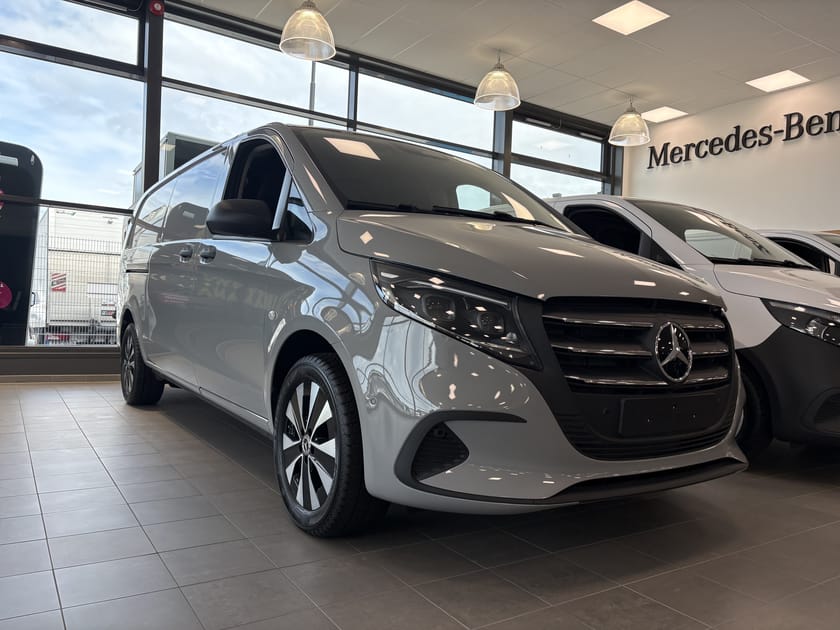 Bild 2 av Mercedes-Benz Vito 119 CDI 4x4 3.0t SKÅP EX. LÅNG SELECT | fri service 9000 mil