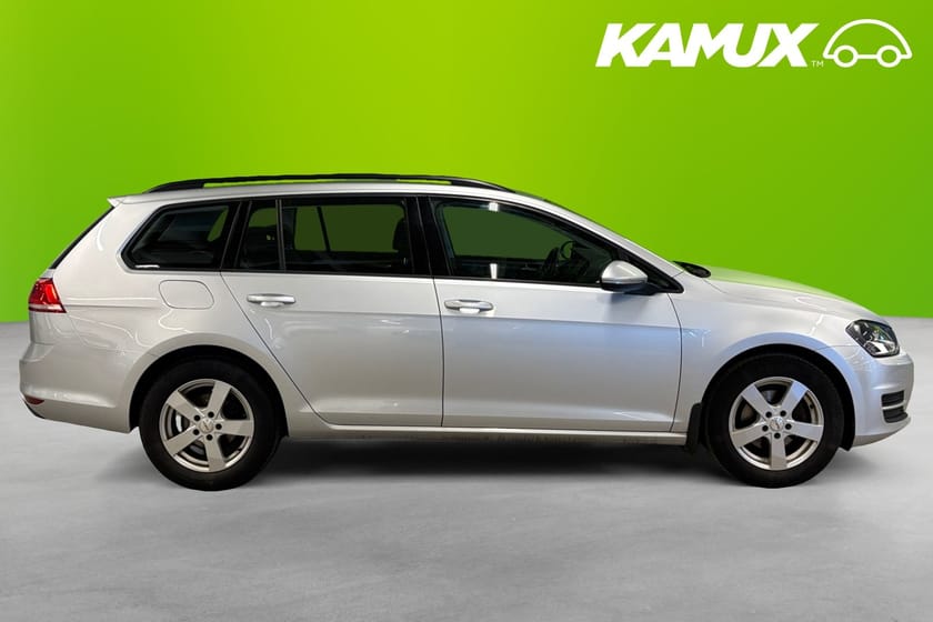 Bild 2 av Volkswagen Golf Sportscombi Variant 1.6 TDI DPF BMT 110hk Backkamera Bluetooth