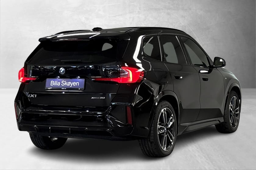Bilde 3 av BMW iX1 xDrive30 Fully Charged M-sport, HUD, ComfAcc, H/K, Krok