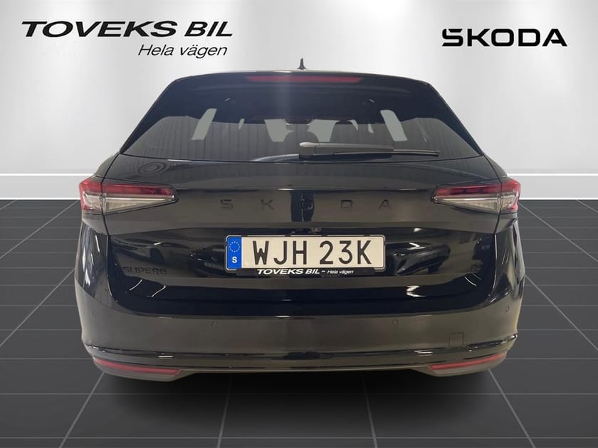 Bild 2 av Škoda Superb iV Kombi COMBI SPORTLINE 1,5 TSI 204 HK 6 VXL DSG