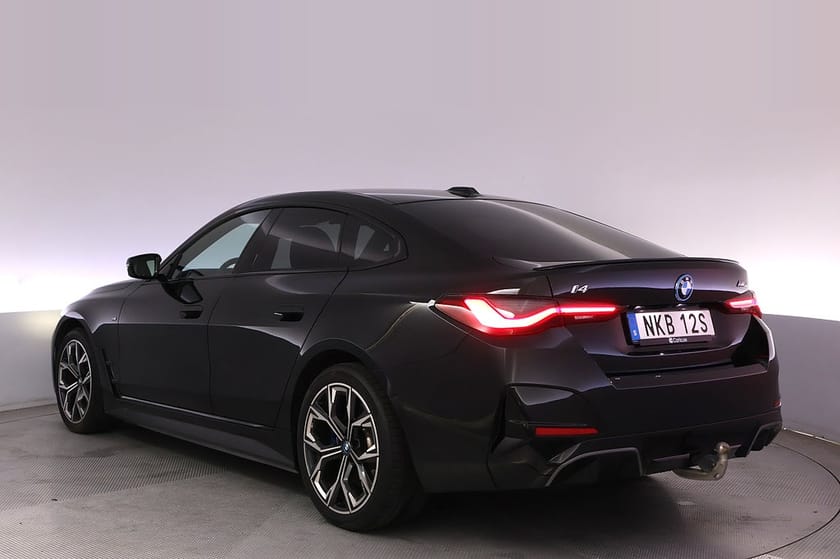Bild 4 av BMW i4 M50 xDrive Gran Coupé M-sport 360 H/K HUD Elstol Drag