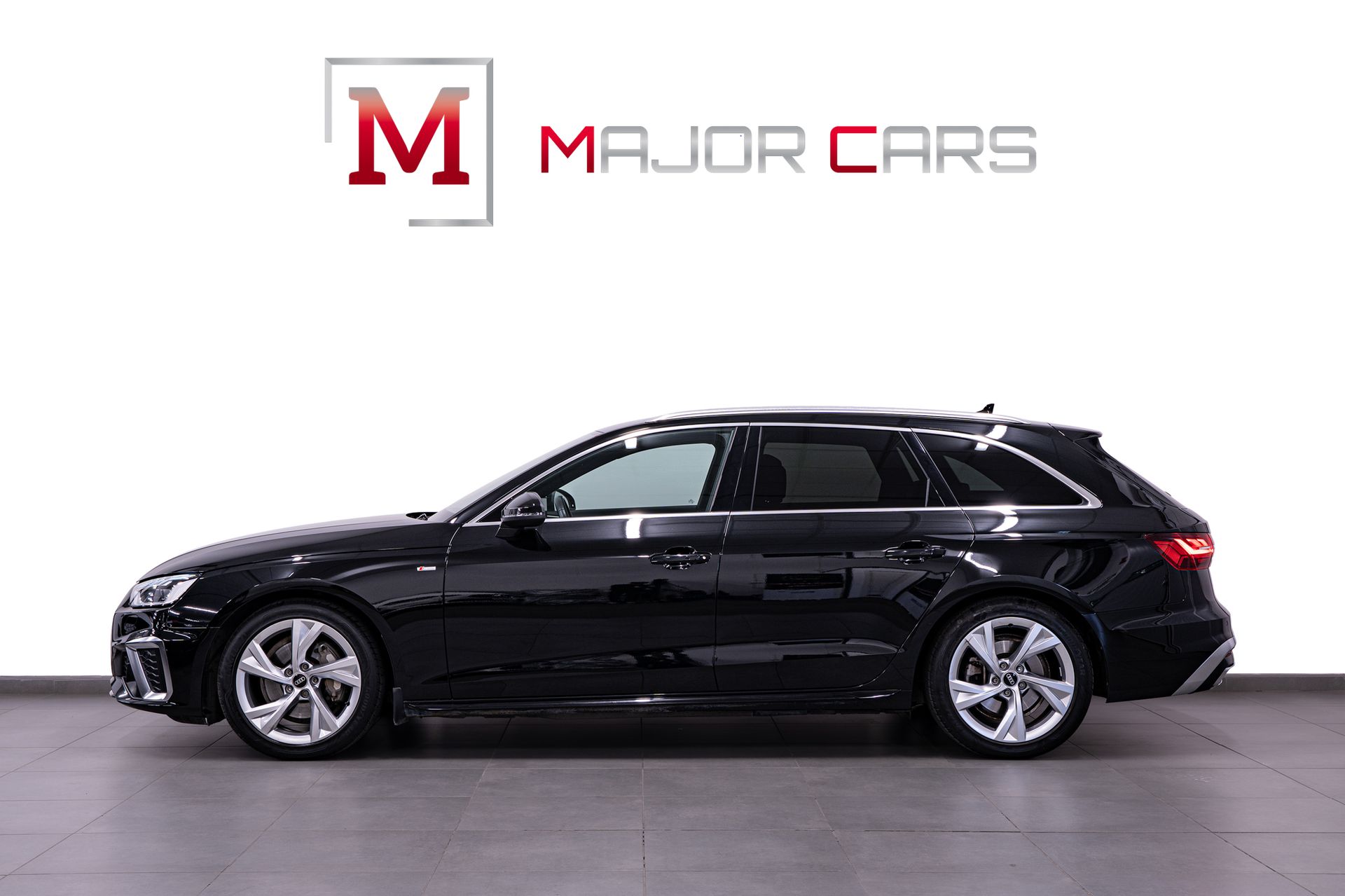 Audi A4 2023, bild 3/25
