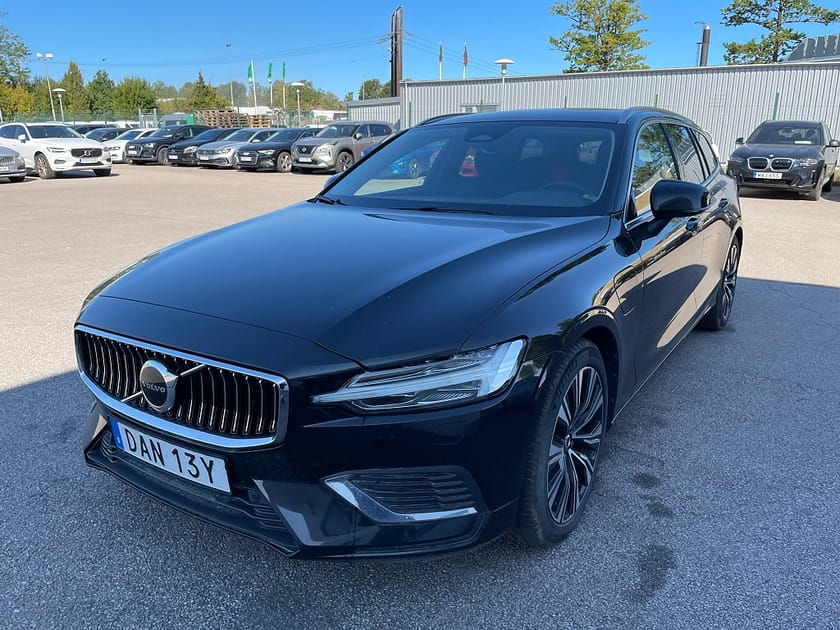 Bild 1 av Volvo V60 T6 Recharge Core Bright plug in AWD 350HK 4x4