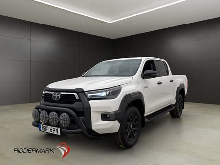 Toyota Hilux Dubbelhytt Invincible 2.8 4WD Drag Diff FACELIFT JBL Moms