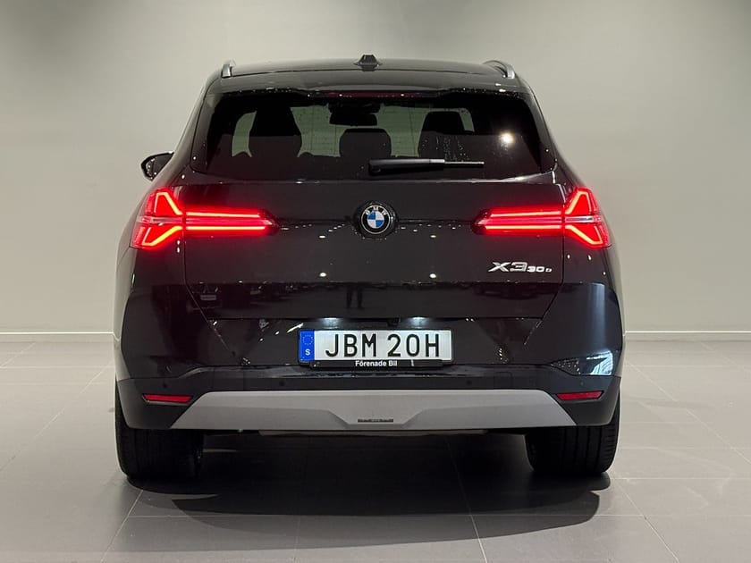 Bild 4 av BMW X3 30e xDrive Innovation H/K Drag Adpt Farth HUD 20"