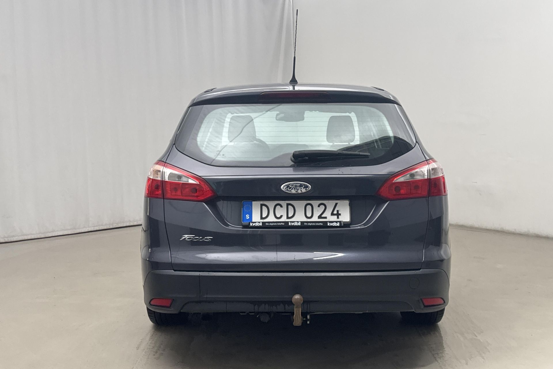 Ford Focus Kombi 1.6 TDCi Manuell 2011, bild 6/10