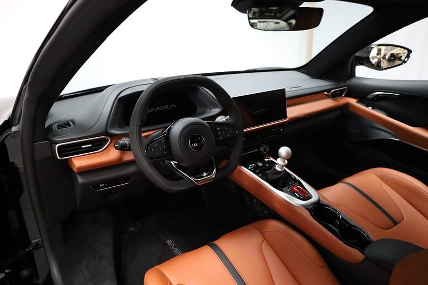Bild 3 av Lotus Emira V6 SE | Manuell | Sportfjädring | KEF | Nappaläder