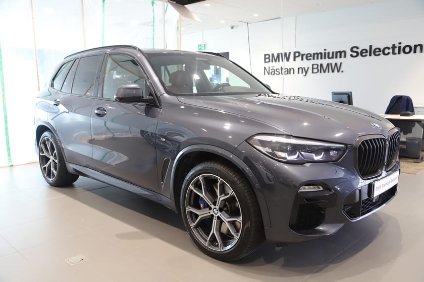 Bild 4 av BMW X5 xDrive45e iPerformance M Sport / H&K / Adaptiv Farthållare / 360 Kamera / Drag / Panorama / Individual / HUD