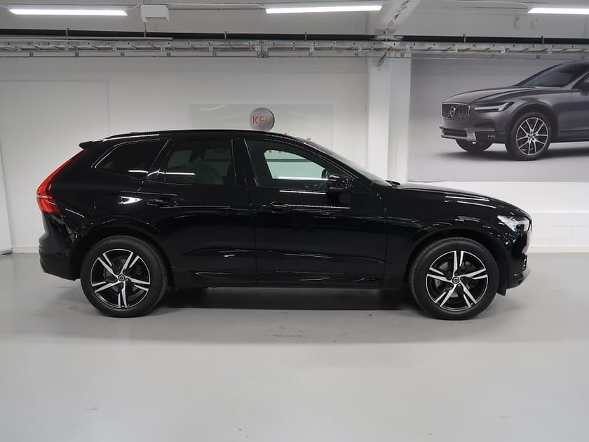 Bild 5 av Volvo XC60 Recharge T6 AWD R-Design V-Däck ingår H/K-Drag-Kamera-P