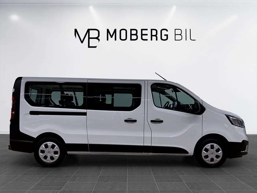 Bild 4 av Renault Trafic Grand Kombi Passenger 2.0 dCi 9-Sits B-Kamera