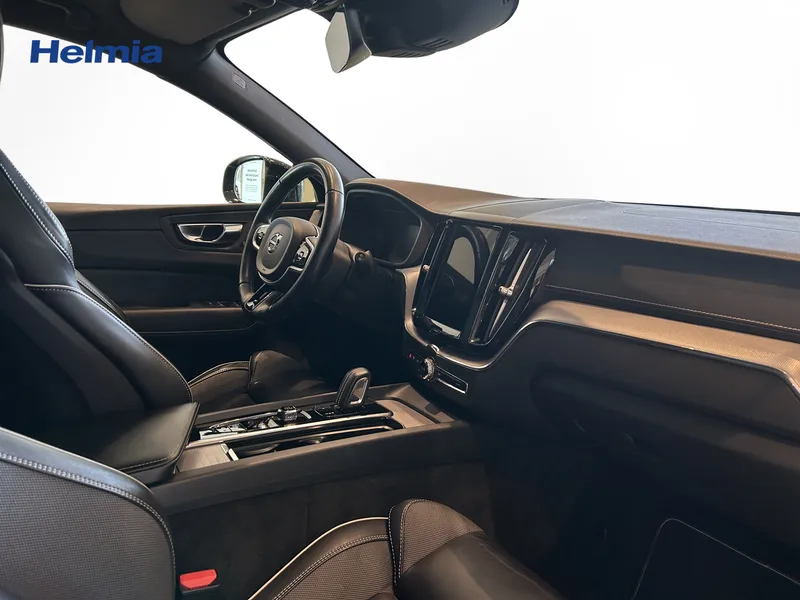 Bild 6 av 15 – Volvo XC60 B4 AWD Diesel R-Design