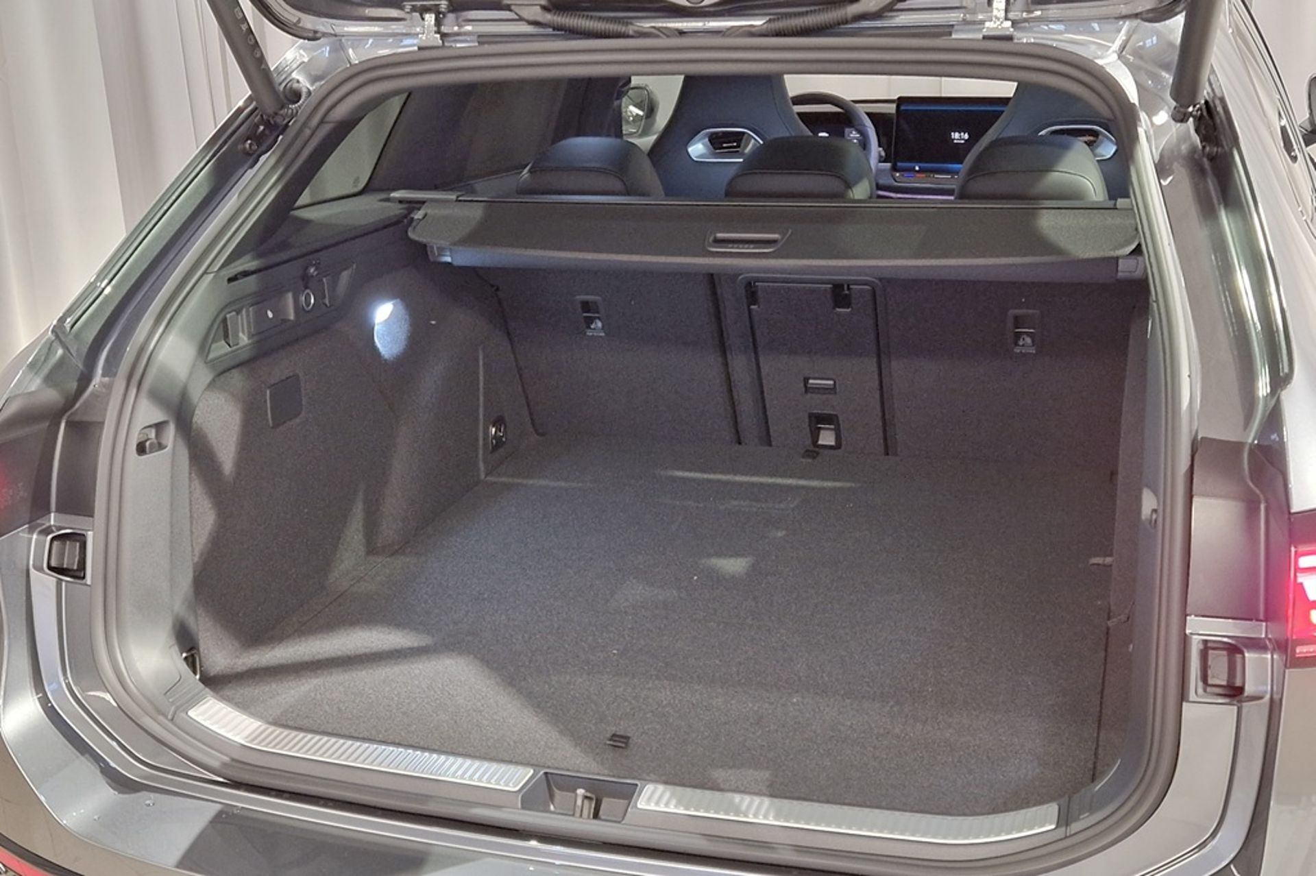 Volkswagen Passat 1.5 eHybrid R-Line 2027, bild 6/10
