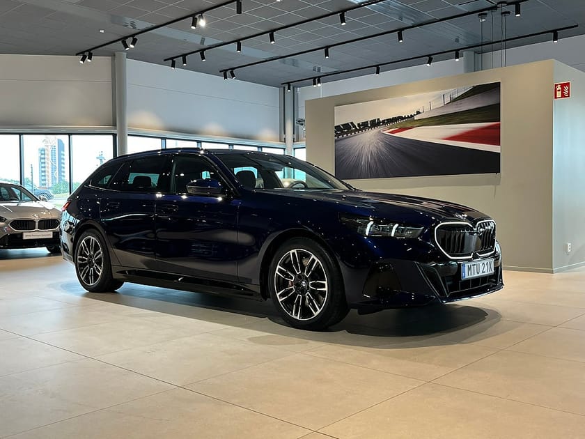 Bild 3 av BMW i5 xDrive40 Touring M Sport Pro H/K D/A Plus Drag Elstolar