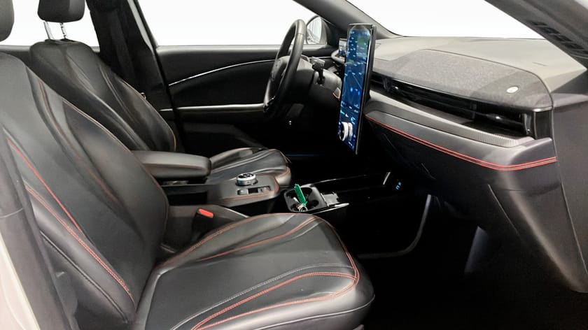 Bild 3 av Ford Mustang Mach-E Standard Range AWD TEKNIKPAKET