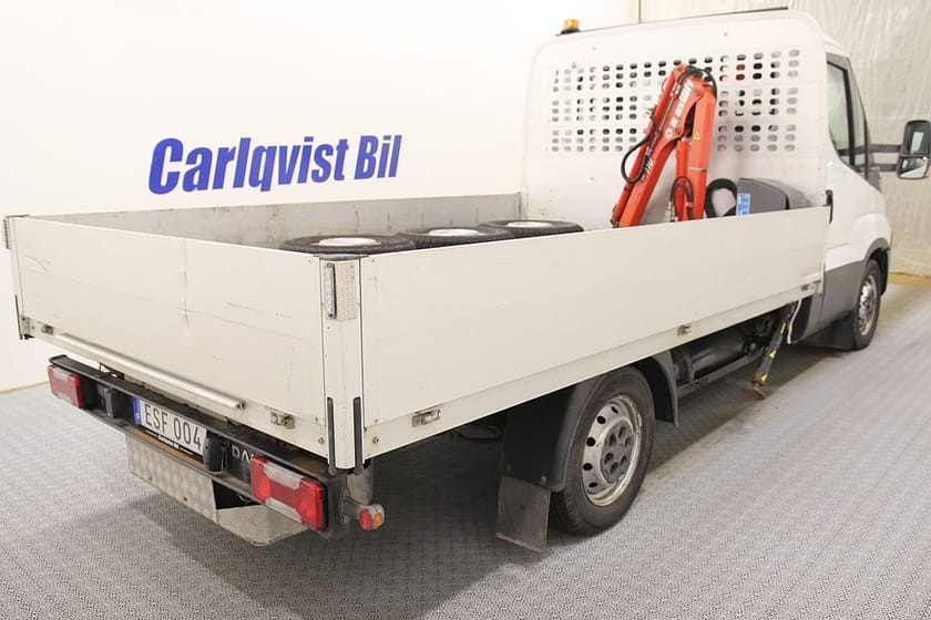 Bild 4 av Iveco Daily 35-140 NP Chassi Cab FLAK MED KRAN 3.0 JTD 136HK GAS
