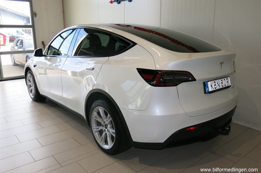 Bild 5 av Tesla Model Y Long Range AWD Drag Momsbil