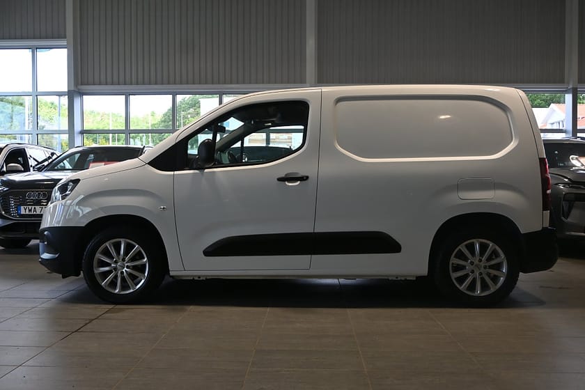Bild 2 av Toyota ProAce City 1.5D 102hk 3-sits Värmare Kamera