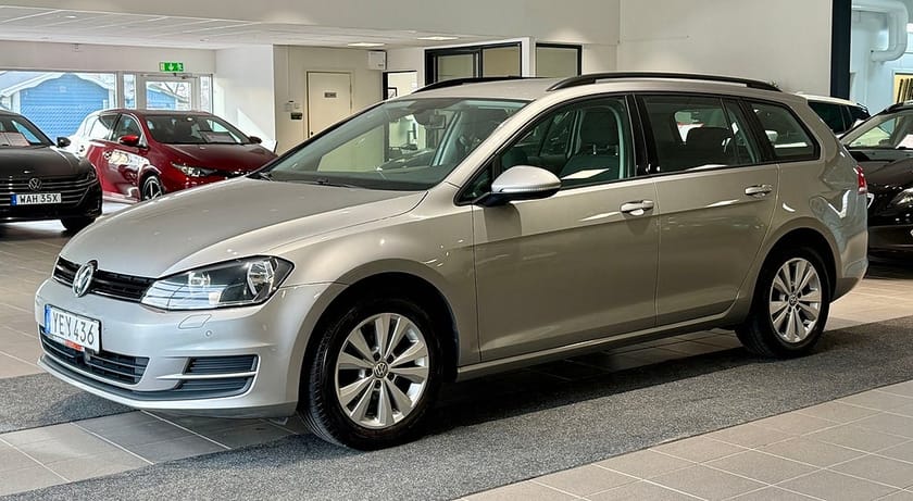 Bild 2 av Volkswagen Golf Sportscombi SB 1.2 TSI 110 hk/Drag/B-kamera/Carplay/Adaptiv Farthlr