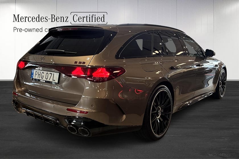 Bild 3 av Mercedes-Benz AMG E 53 HYBRID T 4MATIC+ 4-Matic Panorama Premium Plus Drag