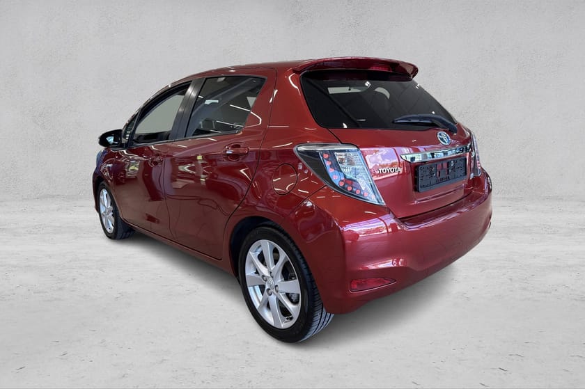 Bilde 3 av Toyota Yaris Hybrid 1.5 Hybrid/ Topputstyrt / Panorama / Delskinn / Lav km