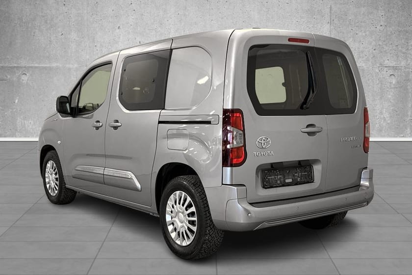 Bilde 2 av Toyota ProAce City Electric (L1) 2 skyvedører (50kWt) Comfort Plus sideh bakdør