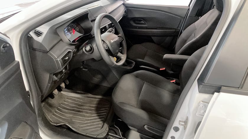 Bild 4 av Dacia Sandero ESSENTIAL TCE 90 4X2 MAN