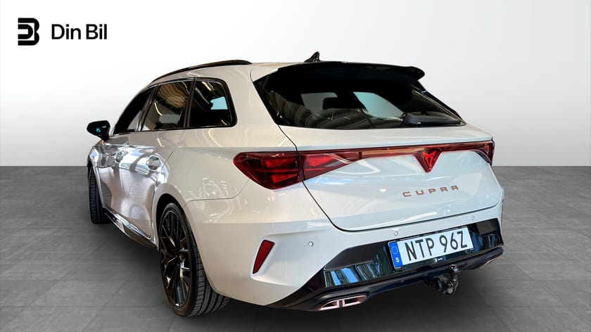 Bild 3 av CUPRA Leon Sportstourer e-Hybrid 1.5 204HK *BLACK EDITION*