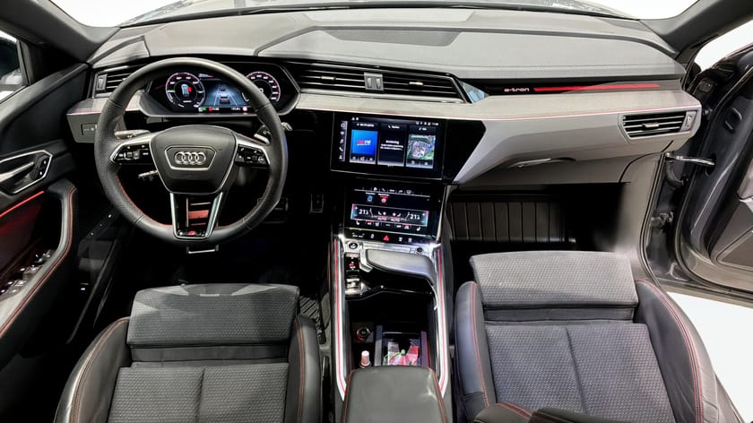 Bild 4 av Audi Q8 55 e-tron quattro | S-Line | B&O | Pano | 360 | Moms | 408hk