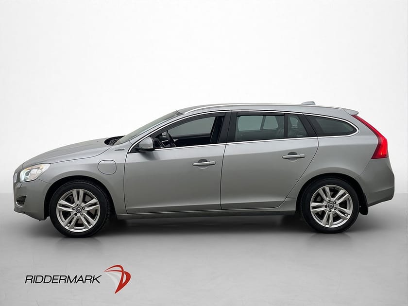 Bild 5 av Volvo V60 D6 Plug-in AWD Summum VOC Värmare Skinn Navi Drag